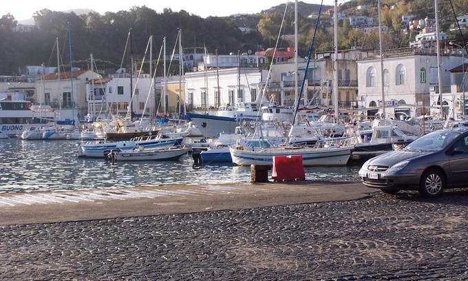 Ischia Porto Hotel | Cozy Stay at Albergo Locanda Sul Mare with Breakfast Included