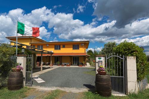 Grosseto Hotel | Pet-Friendly Albergo Luisss with Oceanfront Pool & Dining