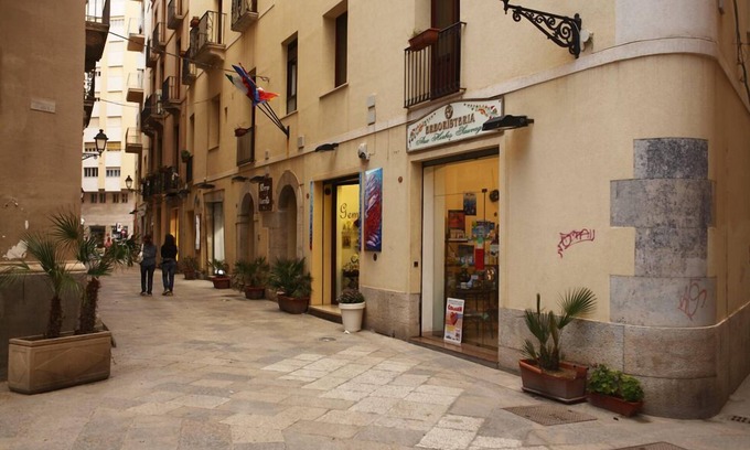 Trapani City Centre Hotel | Family-Friendly Stay at Albergo Maccotta with Breakfast