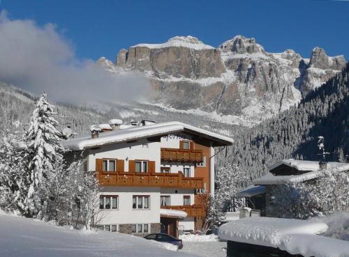 Alba Hotel | Guest Favorite: Family-Friendly Stay at Albergo Majorka