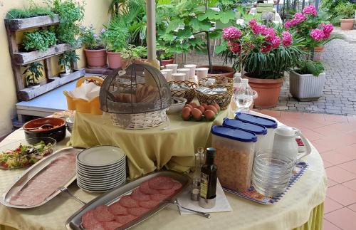 Montecatini Terme Hotel | Discover Albergo Natucci: Family-Friendly Stay & Dining