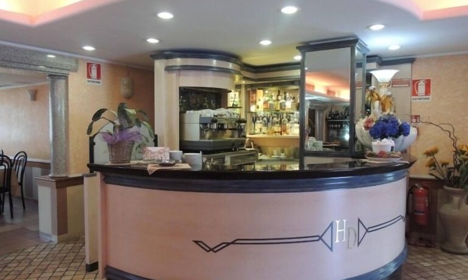 Veveri Hotel | Comfortable Stay at Albergo Ristorante Delfino with Breakfast