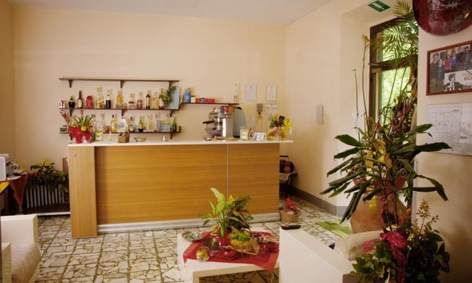 San Momme Hotel | Experience Comfort at Albergo Ristorante Guidi