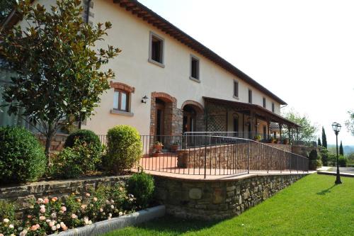 Porrena Hotel | Comfortable Stay at La Torricella with Family-Friendly Amenities