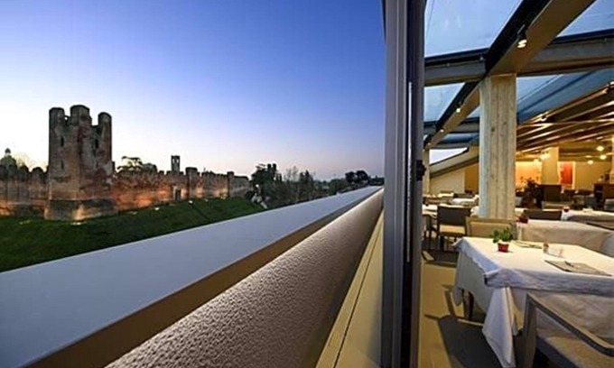 Castelfranco Veneto Hotel | Elegant Albergo Roma: 4-Star Stay with Spa & Restaurant