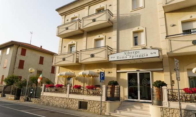 Viserba Hotel | Oceanfront Albergo Roma Spiaggia: Rated 8.7/10 Stay