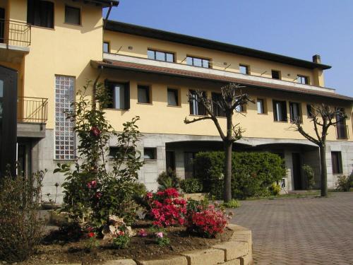 Solbiate Olona Hotel | Pet-Friendly Albergo Sant'Anna with Great Amenities