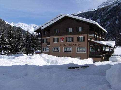 Santa Caterina Valfurva Hotel | Cozy Hotel Garni Thurwieser - B&B with Breakfast & Family Fun