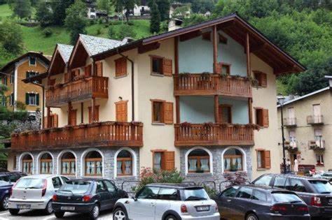 Gerola Alta Hotel | Comfortable Stay at Albergo Valle del Bitto - Pet Friendly