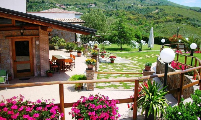 Itri Hotel | Guest Rated 9/10 at Albergo Villa Riccio with Great Amenities