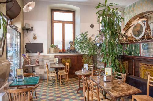 Busalla Hotel | Albergo Vittoria: Family-Friendly Retreat with Breakfast