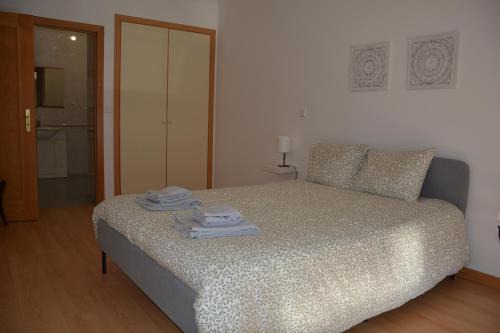 Moura Apartment | Exceptional Family Stay at Albergue Santa Justa