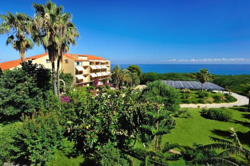 Cefalu Hotel | Relax at Alberi Del Paradiso: Pool, Spa & Beach Access