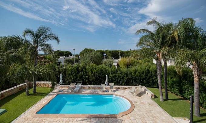 Noicattaro House | Pet-Friendly Stay at Albero Del Miglio with Pool Access