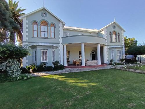 Cradock House | Discover Albert House Guesthouse: Pet-Friendly & Family Joy