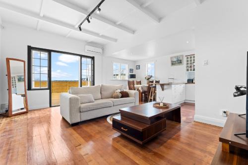 Mount Albert Apartment | Family-Friendly Stay at Albert.T Home - Rated 8.8/10