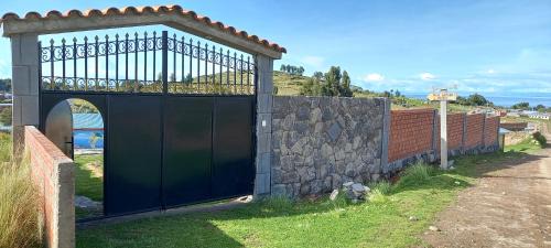 Juli House | Cozy Alberto Homestay: Pet-Friendly with Oceanfront Views