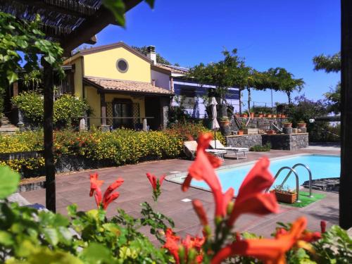 Zafferana Etnea Bed & Breakfast | Alberto's Mt.Etna B&B: Family-Friendly with Pool & Breakfast