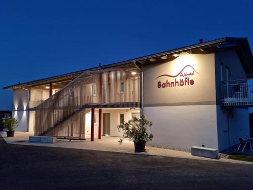 Stubersheim Hotel | Discover Albhotel Bahnhöfle: Pet-Friendly Comfort Awaits