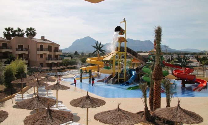 El Albir Hotel | Explore Albir Garden Resort: Oceanfront Getaway Awaits