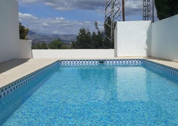 El Albir House | Experience Albir Resort: Family-Friendly with Ocean Views