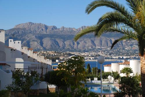 El Albir Apartment | Albiretes: Pet-Friendly Retreat with Pool & Hot Tub