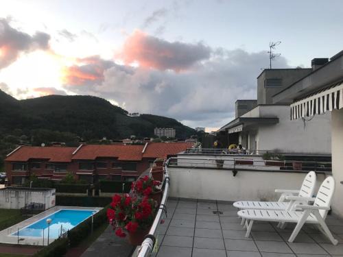 Bakio Apartment | Albobide: Relax by the Pool with a 9/10 Guest Rating