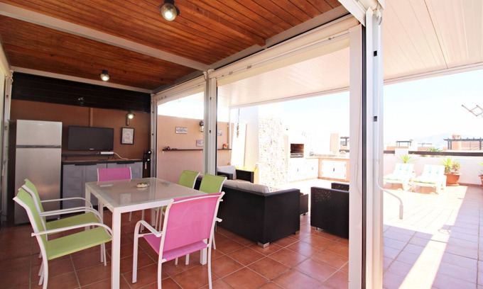 Vera Beach Apartment | Alborada 2º317: Beachfront Escape with WiFi & Spa