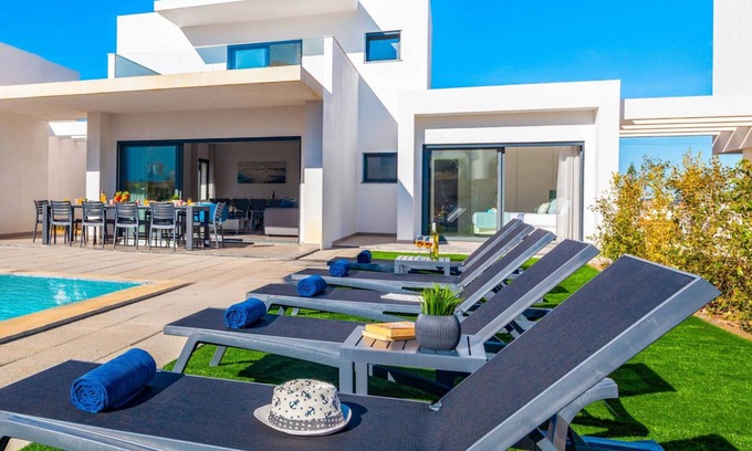 Castelo Villa | Albufeira: Heatable Pool, Games & BBQ