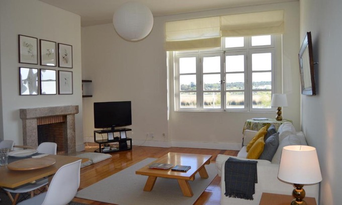 Local da Parvoice Apartment | Relax at Alcacer River Apartment: Pet & Child Friendly Stay