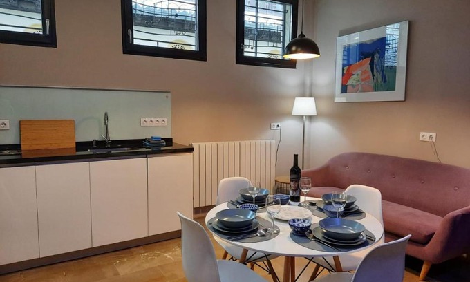 Centro - Sagrario Apartment | Alcaicería: Guest Rated 9.8 with Family-Friendly Amenities