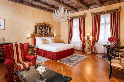 Mala Strana Hotel | Elegant Alchymist Grand Hotel: Spa & Pool Amenities Await