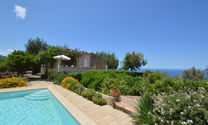 Alconasser Ski Chalet | Experience Alconasser 3 - Breathtaking Seaviews Await