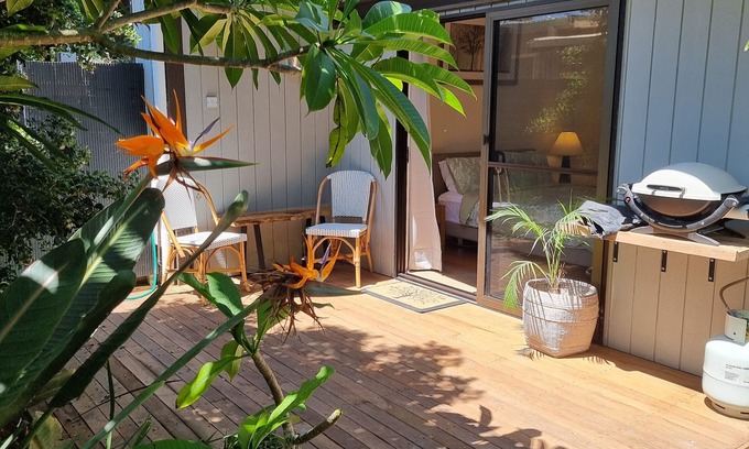 Suffolk Park Apartment | Cozy Alcorn Garden: Pet-Friendly Retreat by the Beach