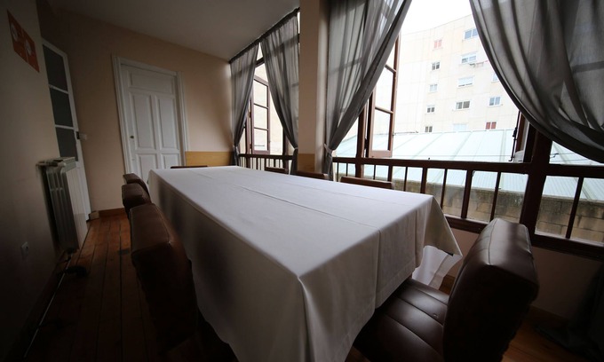 Leon City Centre House | Relax at Alda Centro León: Spa, Breakfast & Family-Friendly