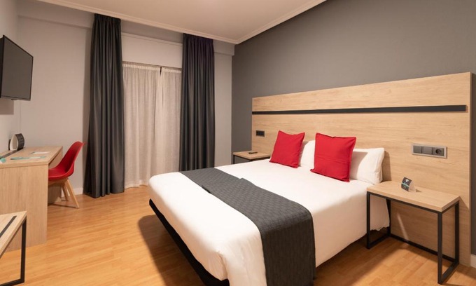 Zaragoza Old Town Hotel | Budget-Friendly Stay at Alda Centro Zaragoza with Key Amenities