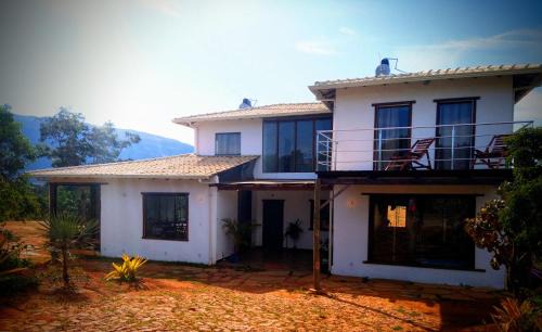 Lapinha da Serra Ski Chalet | Discover Aldeia da Serra Lapinha: Pet-Friendly Escape