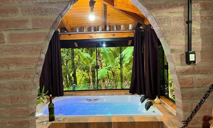 Tres Coroas House | Enchanting Aldeia Pé da Serra: Guest Rated 9.8, Family Friendly
