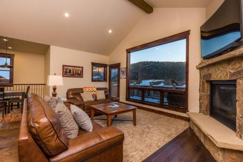 Keystone Villa | Experience Alders 8: Rated 10/10 with Hot Tub & Dining