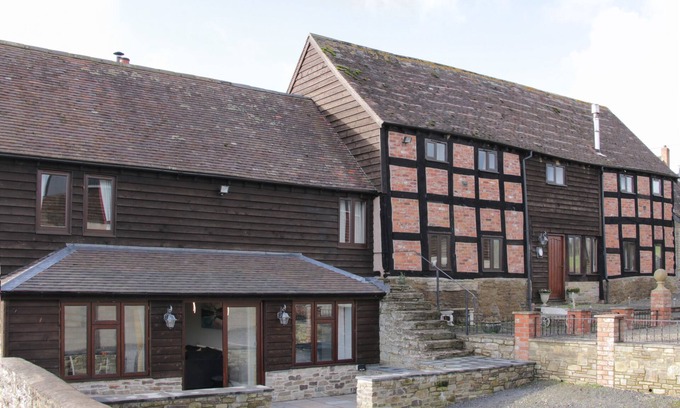 Acton Scott Cottage | Cozy Alders View Coach House with Open Fire in Craven Arms