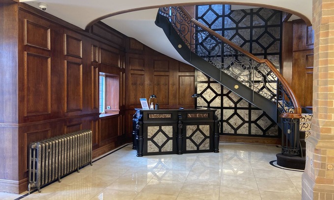 Aldwark Hotel | Inviting Aldwark Manor Estate: Family-Friendly & Accessible Stay
