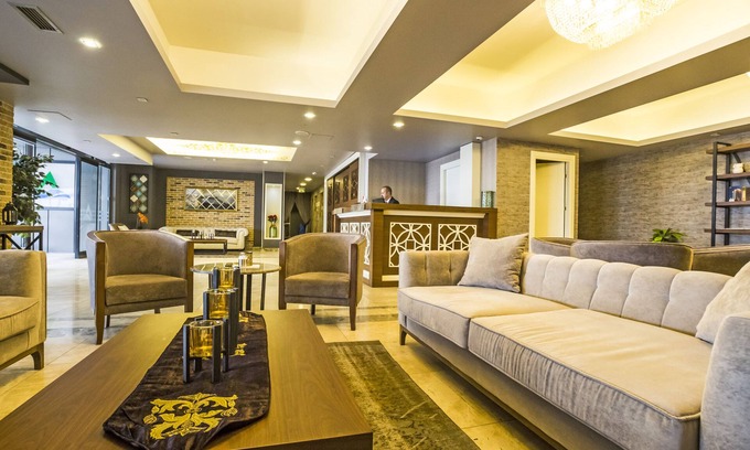 Yomra Hotel | Inviting Alesha Suite: Family-Friendly with Dining & Kitchen