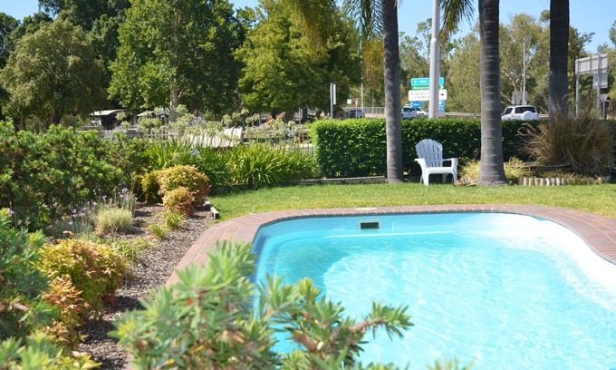 Moree Hotel | Comfortable Stay at Alexander Motor Inn Moree with Pool
