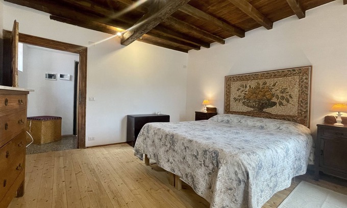 Alta Valle Intelvi Apartment | Inviting Alexander Place Chestnut: Pet & Child Friendly Retreat