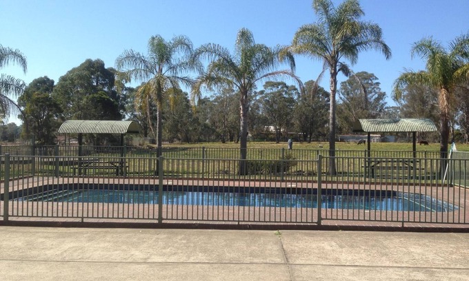 Vineyard Hotel | Discover Alexander The Great Motel: Rated 9/10 with Pool & Dining