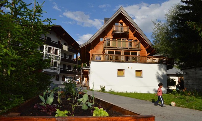Sankt Anton am Arlberg House | Comfortable Alexandra Alber Villa Schlosskopf with Great Amenities