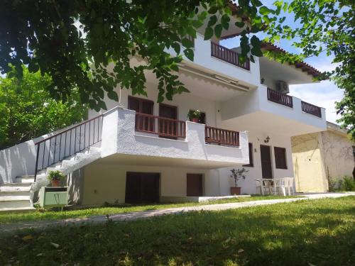 Skala Fourkas Apartment | Oceanfront Alexandra Apartments with Top Guest Ratings