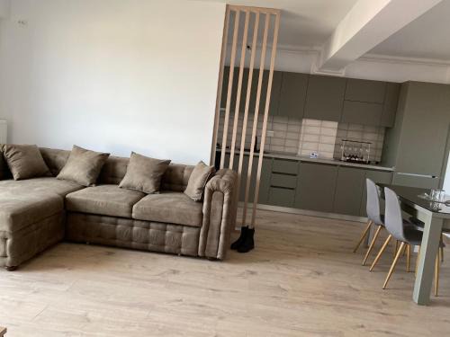 Pitesti Apartment | Family-Friendly Retreat at Alexandra - Rated 9.5/10!