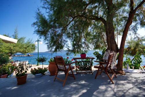 Kalamakia Apartment | Oceanfront Alexandra Studios with 9/10 Guest Rating