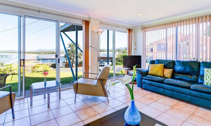 Gerroa Apartment | Oceanfront Alexandra Suite in Gerroa - Rated 9.8/10!